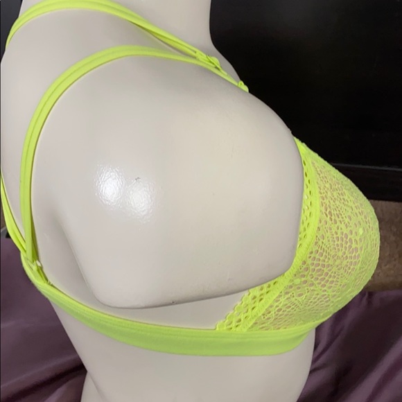 Victoria’s Secret Criss-cross Soft CUPS Bra Sexy - Picture 7 of 8